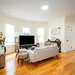 Apartment 14a-elegant, Newly Renovated In