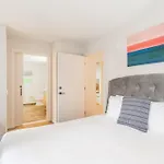 Apartment Modern With Gym And Pool