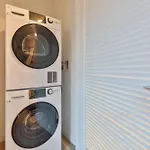 Private Modern Apt With Kitchen - Idl-241
