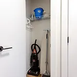 Luxury Apt Seaport With Pool