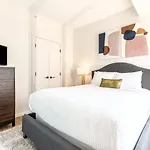 Luxury Apt Seaport With Pool