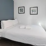 Quarters On Dot By Thatch