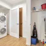 Spacious Apt Full Kitchen In Seaport - Alx-603
