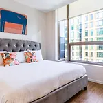 Seaport Apt With City Views