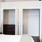 Centrally Located Luxurious Loft Walk Anywhere