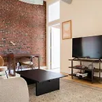 Beautiful 4Br 2Br Downtown Xing High Ceilings