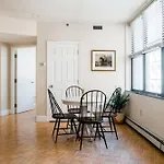 Awesome 2 Bed 1.5 Bath Downtown Apartment