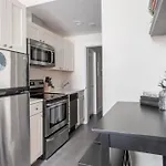 Downtown Central Studio W Fast Wifi, Keyless Entry