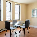 Financial District Charm And Close Walk To Downtown