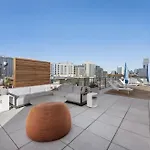 Spacious Apt With Kitchen