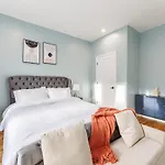 Stylish 3 Bedroom Apartment