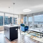 Luxury Apt With Balcony In Seaport