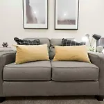 Centrally Located Loft Walk Anywhere Pets Ok