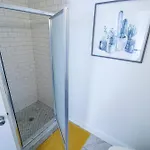 Apartment Modern & Spacious 4-bedroom In Roxbury