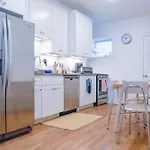 Modern & Spacious 4-bedroom In Roxbury Apartment