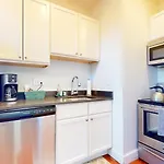 Renovated 1bed, Steps To Mbta, Shops & Restaurants *