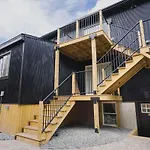 Lux 3Bd Minutes Walk To Airport