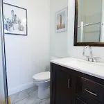 Modern & Spacious 4-bedroom In Roxbury Boston