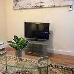 Modern Renovated 2-bedroom In South