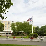 Doubletree By Hilton Hotel Boston Bayside