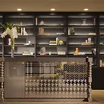 Commonwealth Hotel 5*