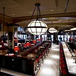 Hotel Commonwealth 5*