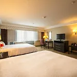 Hampton & Crosstown Center 3*