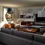 W Hotel 4*