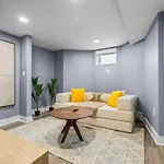 Luxury 2br In With Free Parking Apartment *