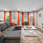 Apartment Luxury 3br In With Roku Tv