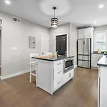 Luxury 3br In With Roku Tv *