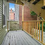 Luxury 2br In With Free Parking Apartment