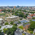 Luxury 2Br Apt In Boston With Free Parking