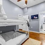 Luxury 2br In With Free Parking Boston