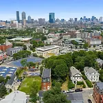 Luxury 2br In With Free Parking Apartment Boston