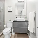 Luxury 3br In With Roku Tv * Boston