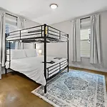 Apartment Luxury 3br In With Roku Tv Boston