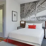 Hotel The Revolution Boston