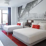 Hotel The Revolution