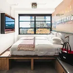 Hotel The Revolution