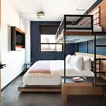 Hotel The Revolution 3*