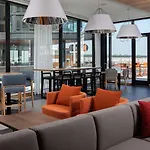 Hyatt Place Boston/seaport District 3*