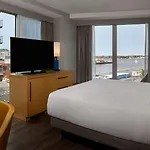 Hyatt Place Boston/seaport District Hotel
