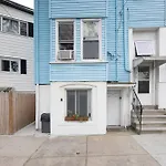 Eagle\'S Landing - Logan Airport