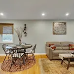 2Br Dog-Friendly Apt In 2-Fam Home - Comfy Retreat