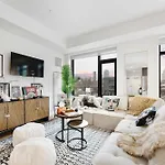 Two-bedroom Family Downtown Pool Apartment