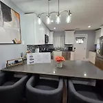 Apartment Brand New 2br House 20min Downtown *