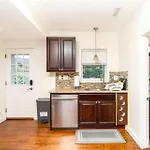 Apartment 988 - 2 4br Cozy Getaway Near Geneva Cliffs