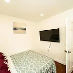 Apartment 988 - 2 4br Cozy Getaway Near Geneva Cliffs *