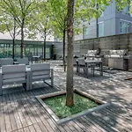 Two-bedroom Family Downtown Pool